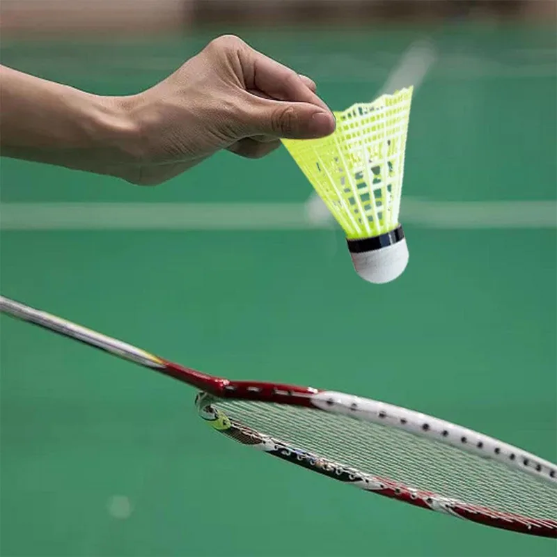 ريشات بادمنتون 12 قطعة مقاومة  - مراجعة Nylon Shuttlecock 12 وسعره