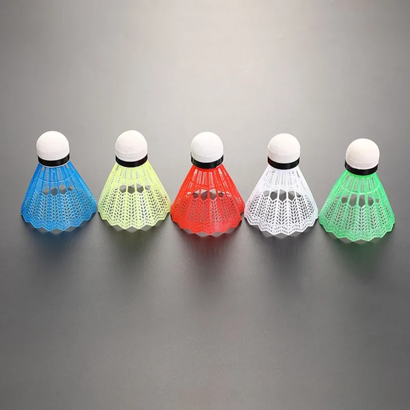 كرة ريشة مقاومة للرياح برأس رغ - مراجعة Nylon Shuttlecock 12 وسعره
