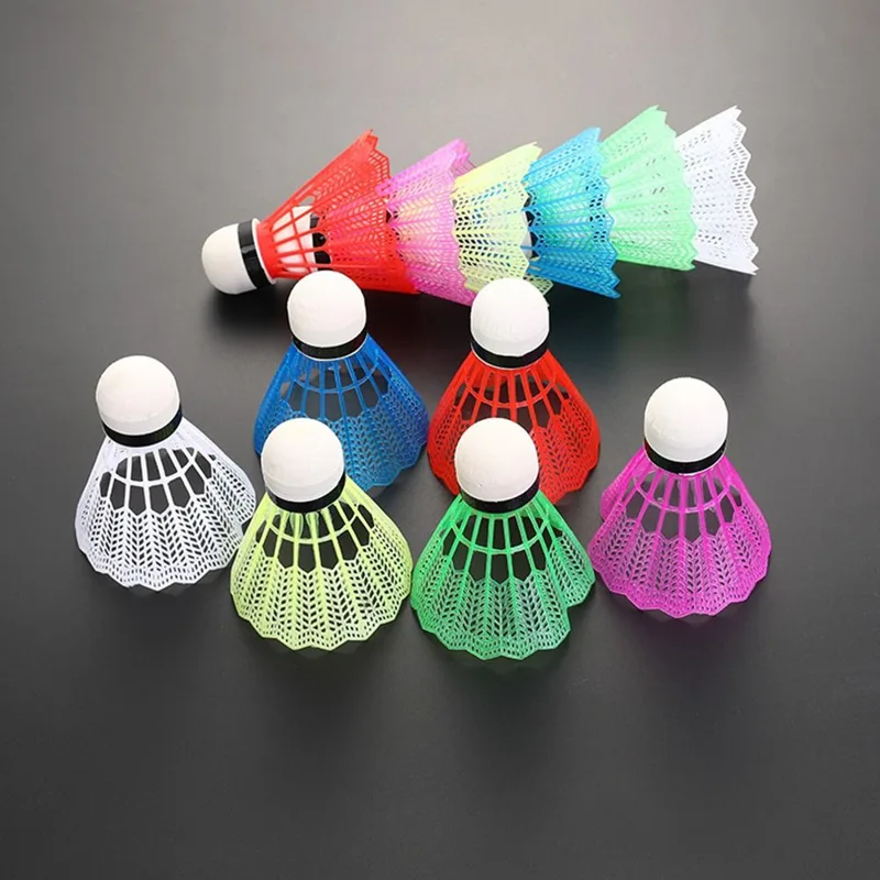 كرة ريشة مقاومة للرياح برأس إس - مراجعة Nylon Shuttlecock 12 وسعره