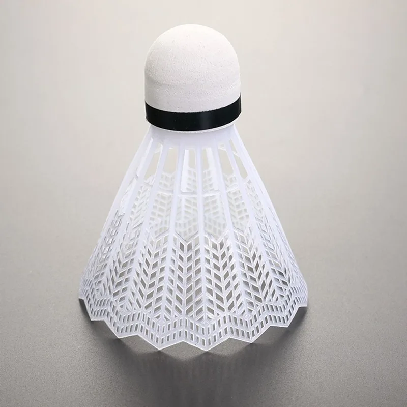 كرة ريشة مقاومة للرياح برأس إس - مراجعة Nylon Shuttlecock 12 وسعره